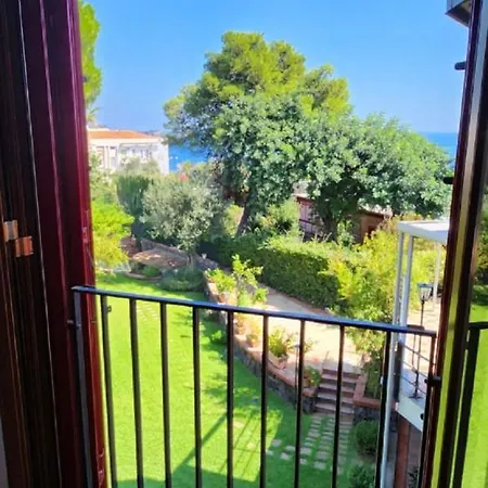 Magnolia Design Διαμέρισμα Aci Castello