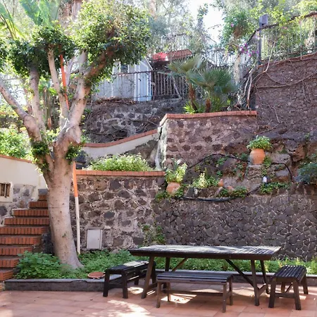 Magnolia Design Aci Castello